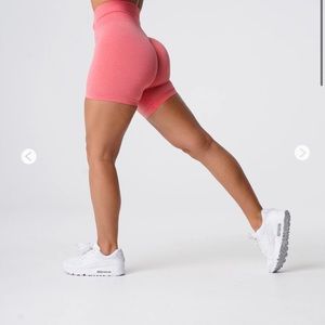 Coral Pro Shorts NVGTN